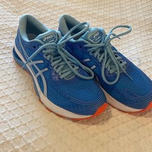 Asics Gel Nimbus 21 Sneaker Size 11